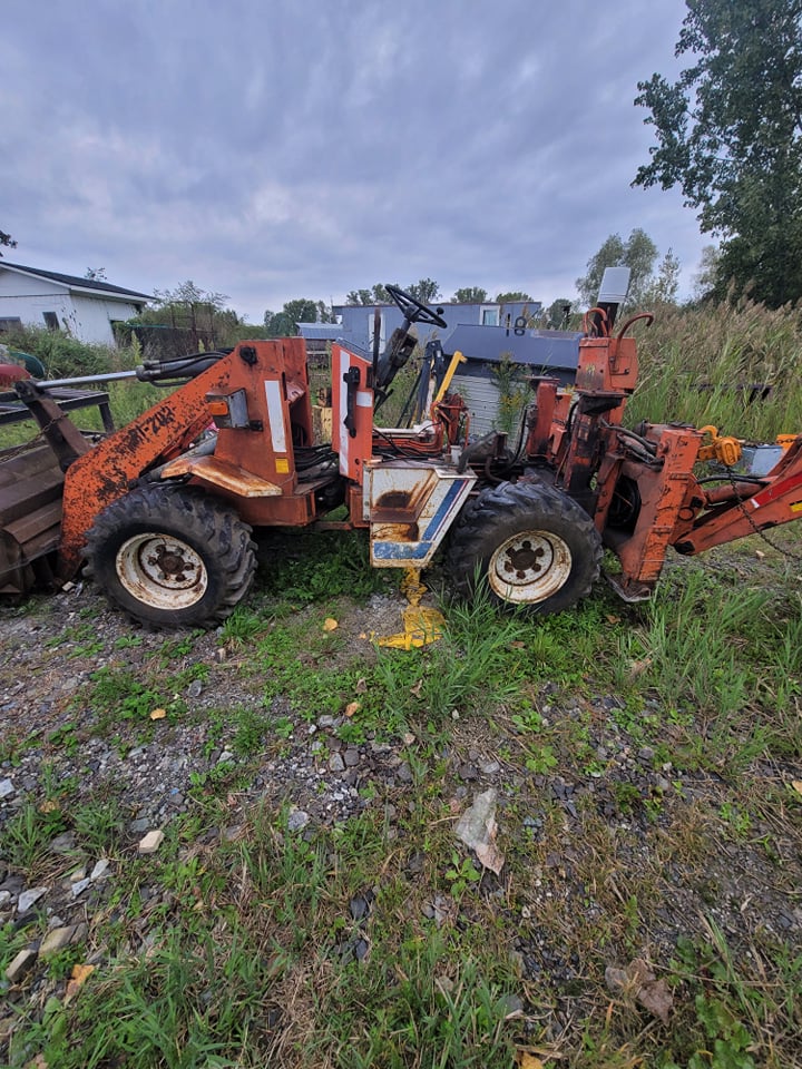 Kubota R400 Part Out Shipping Across USA PM For Details