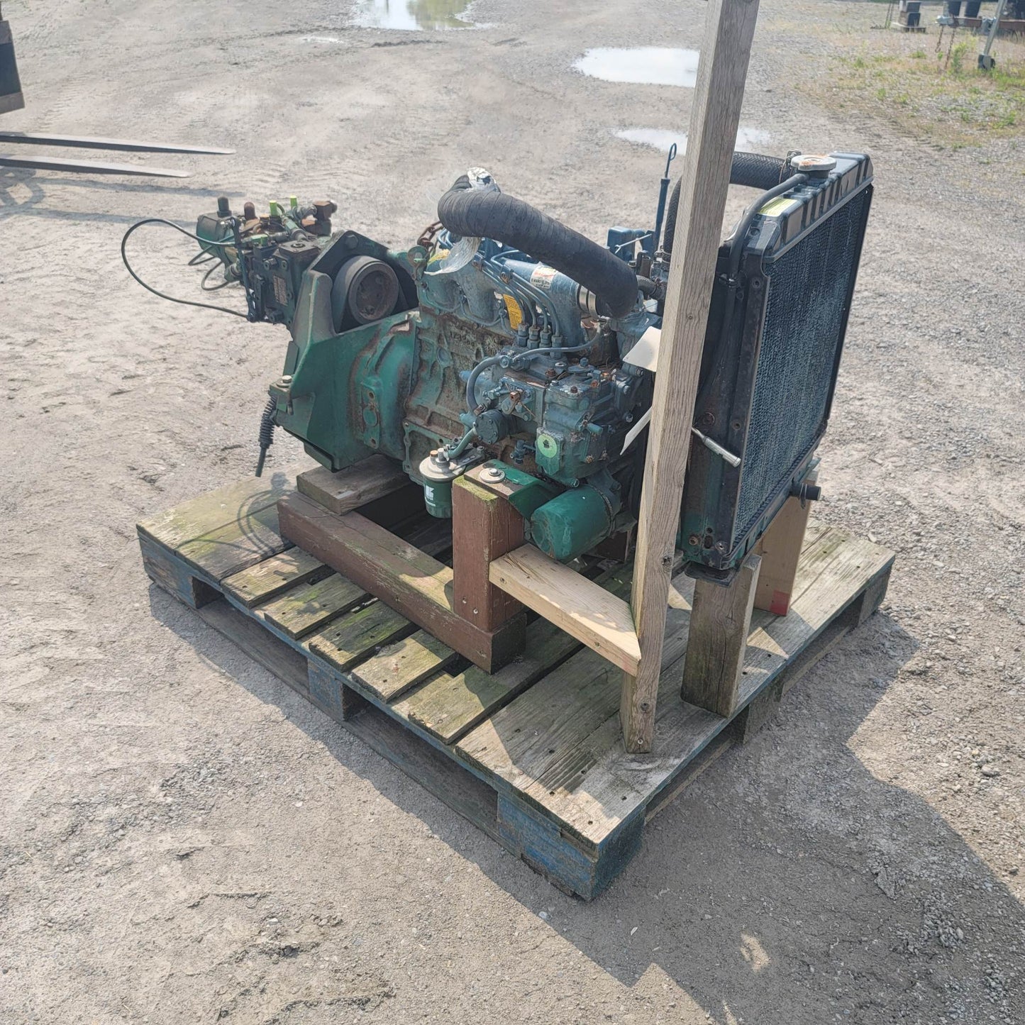Kubota Diesel Motor V 1702 with Hydraulic Pump