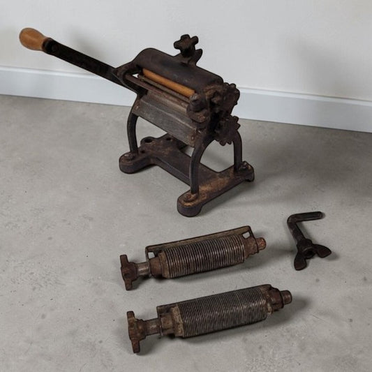 Antique Vitantonio vintage pasta maker Italian kitchen tool.