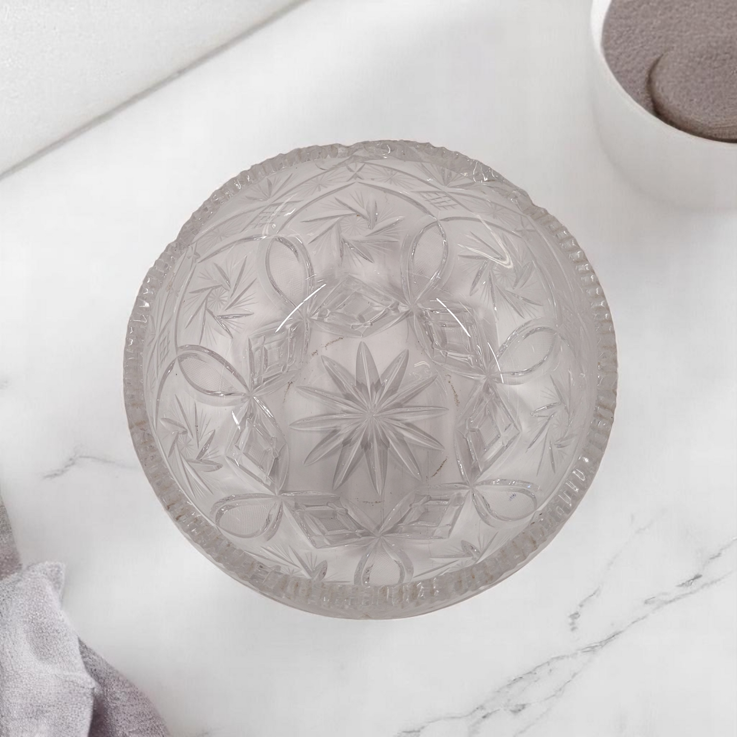 Large 8" Hand-Cut Crystal Glass Fruit Bowl Pinwheel Pattern
