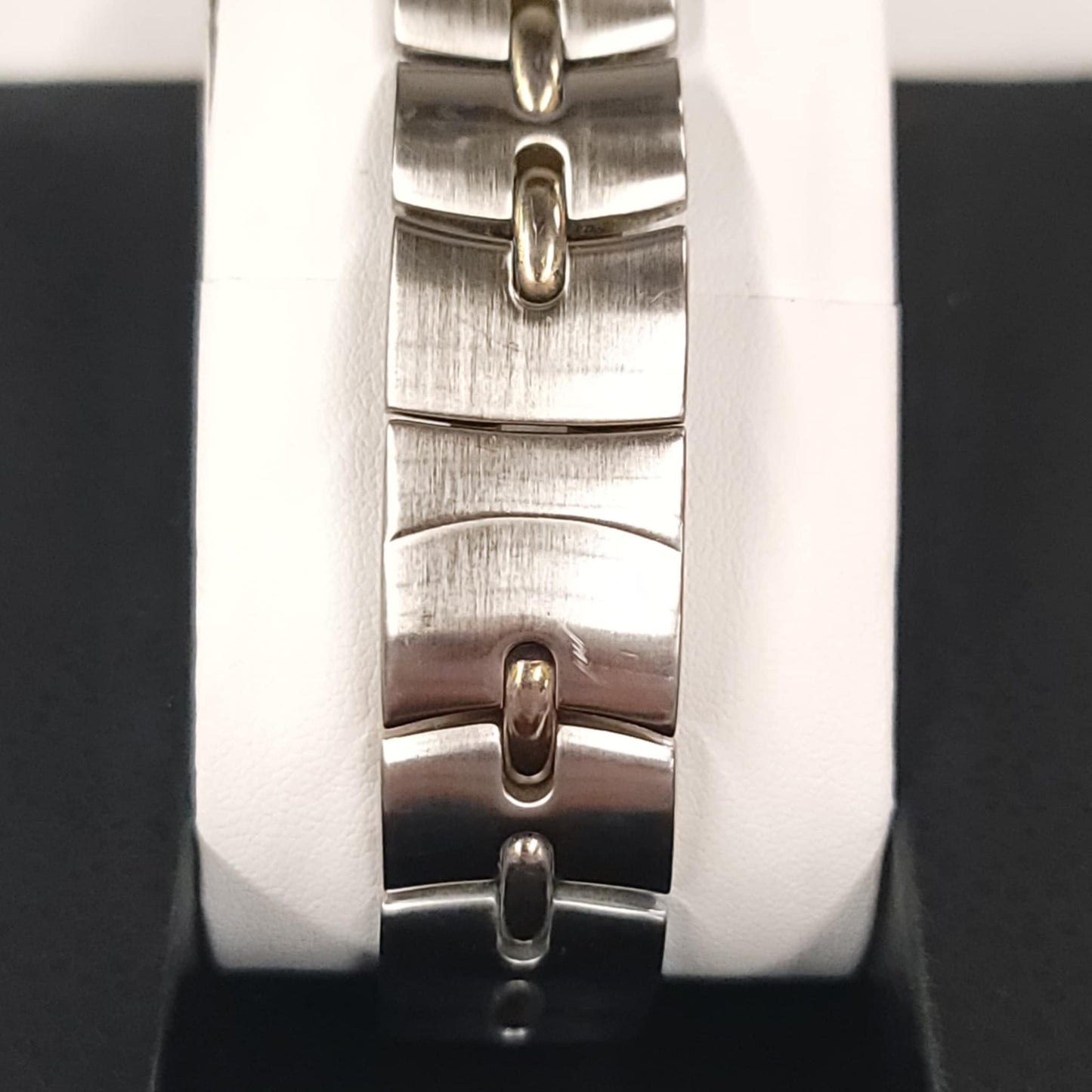 Guess P-190GL1 Women’s Quartz Watch – Gold & Stainless Steel, 35mm Case
