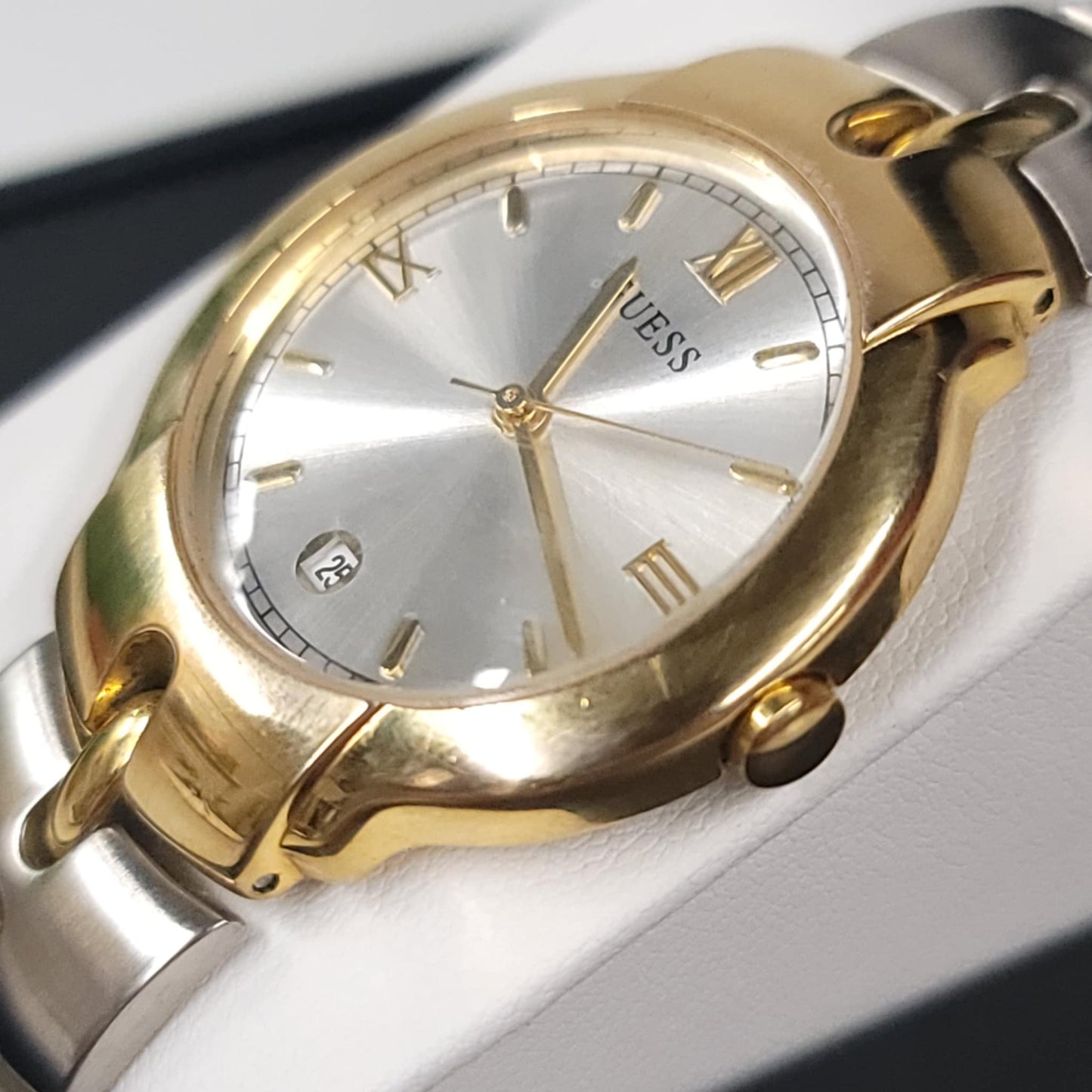 Guess P-190GL1 Women’s Quartz Watch – Gold & Stainless Steel, 35mm Case