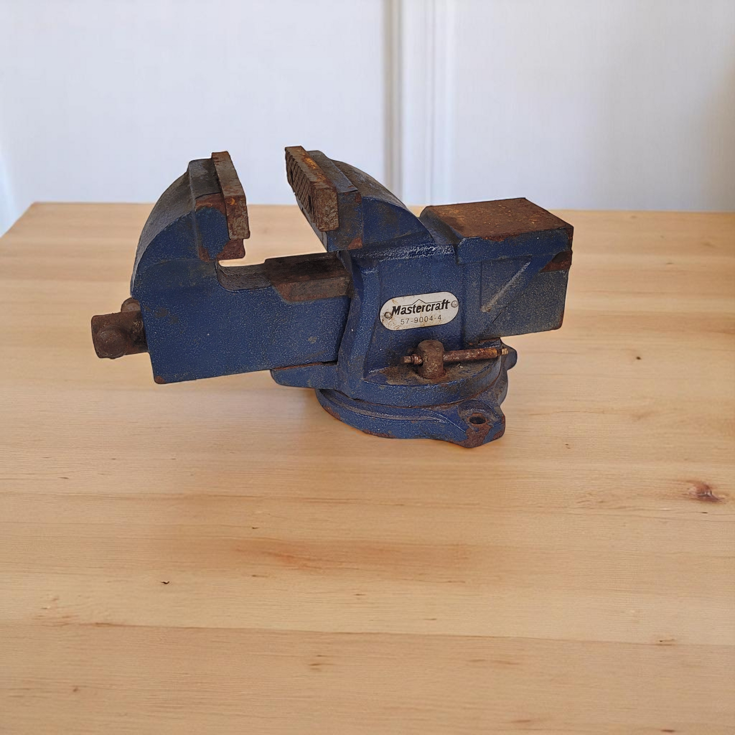 Blue Mastercraft Swivel Base Bench Vise 4" Jaws