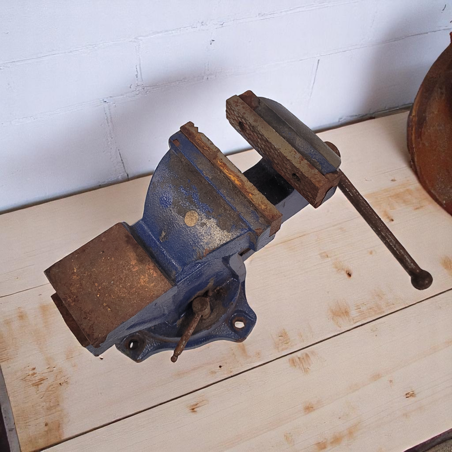 Blue Mastercraft Swivel Base Bench Vise 4" Jaws