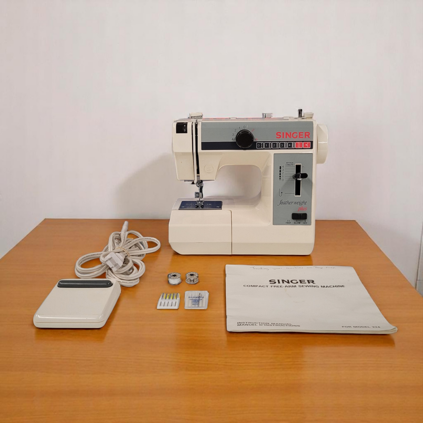 Singer Featherweight Plus Model 134 Vintage Sewing Machine With Pedal And Manual