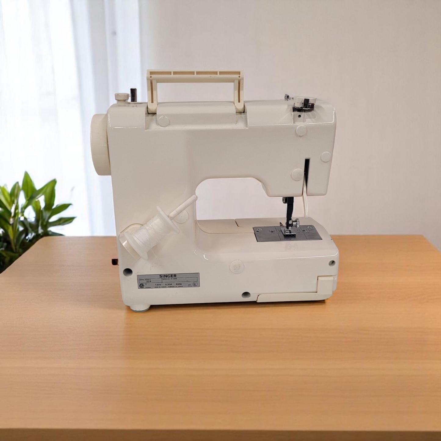 Singer Featherweight Plus Model 134 Vintage Sewing Machine With Pedal And Manual