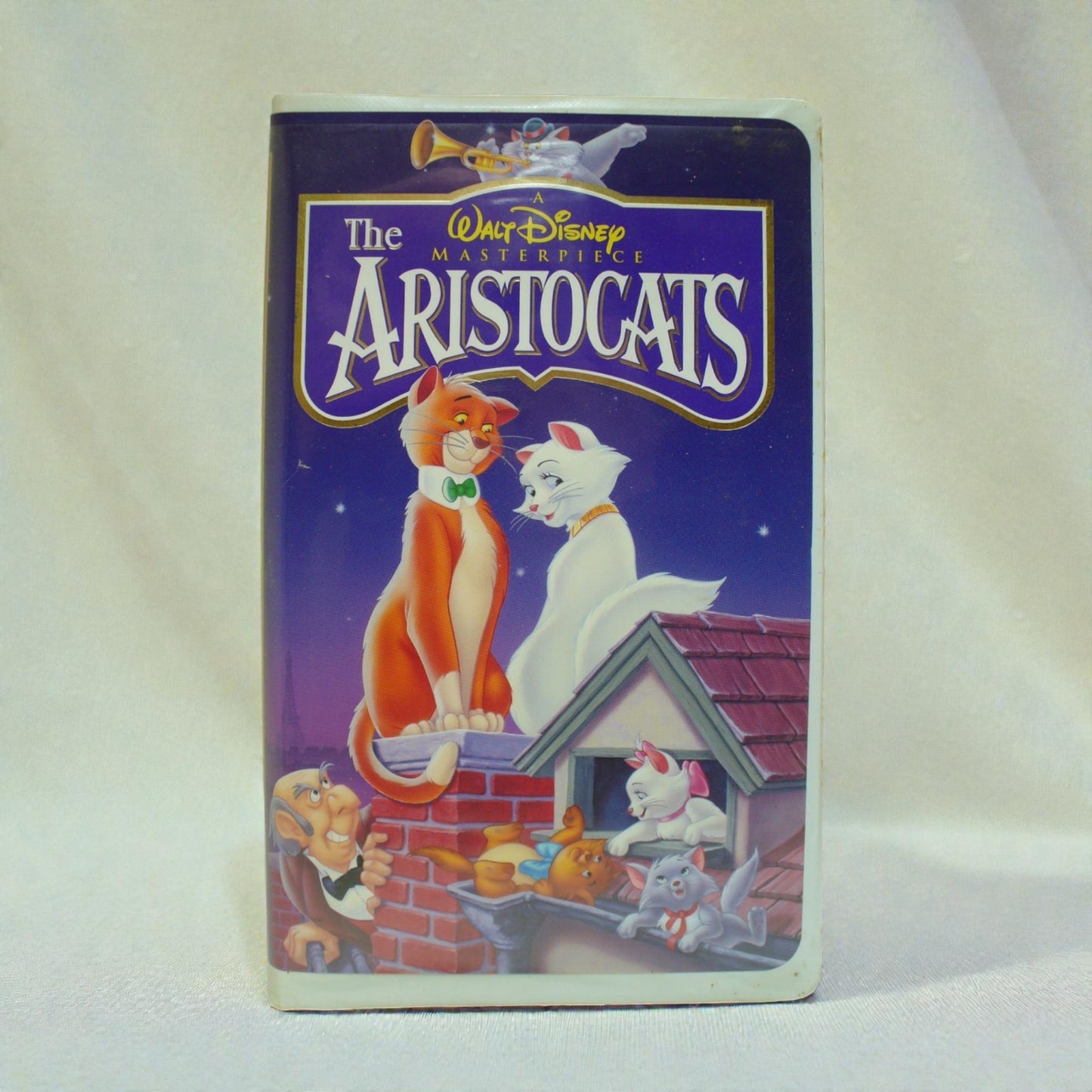 VHS tape cover of 'The Aristocats' with cartoon characters on a white background