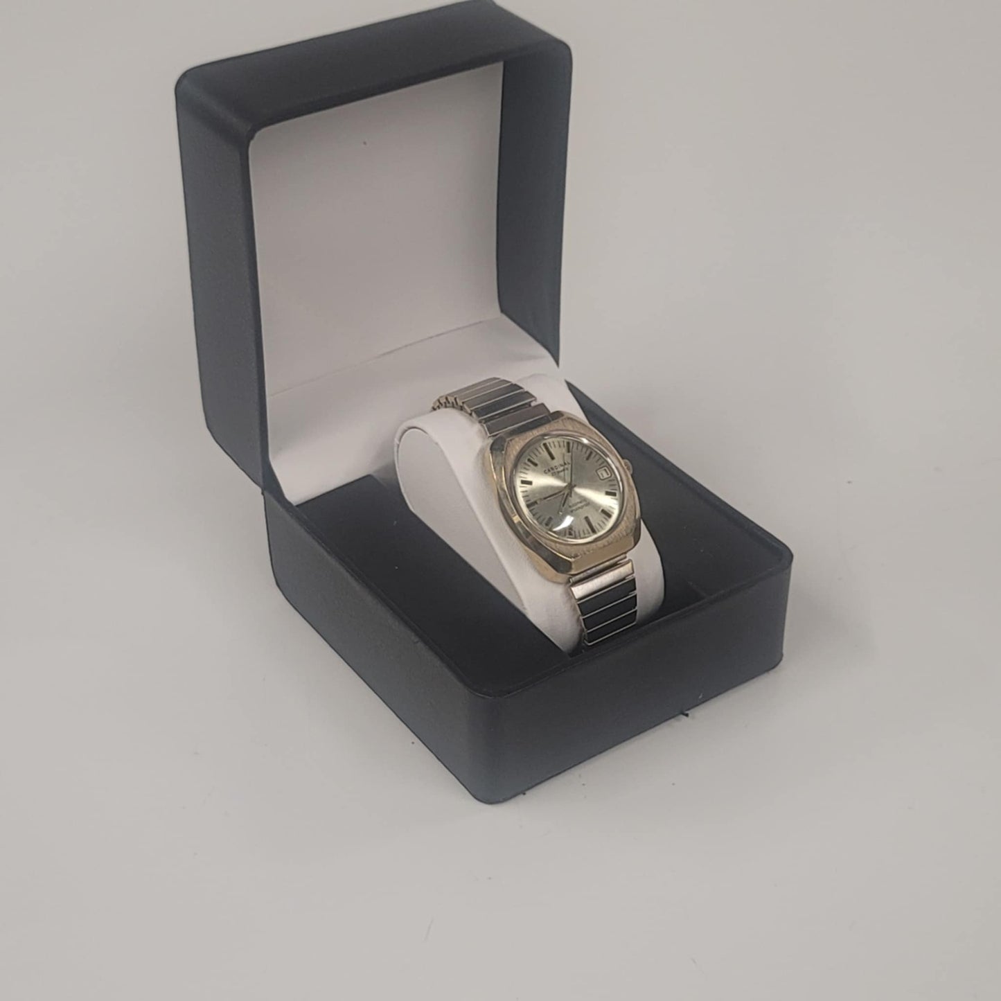VTG Watch Cardinal 23 Jewels Mechanical Automatic Shockproof