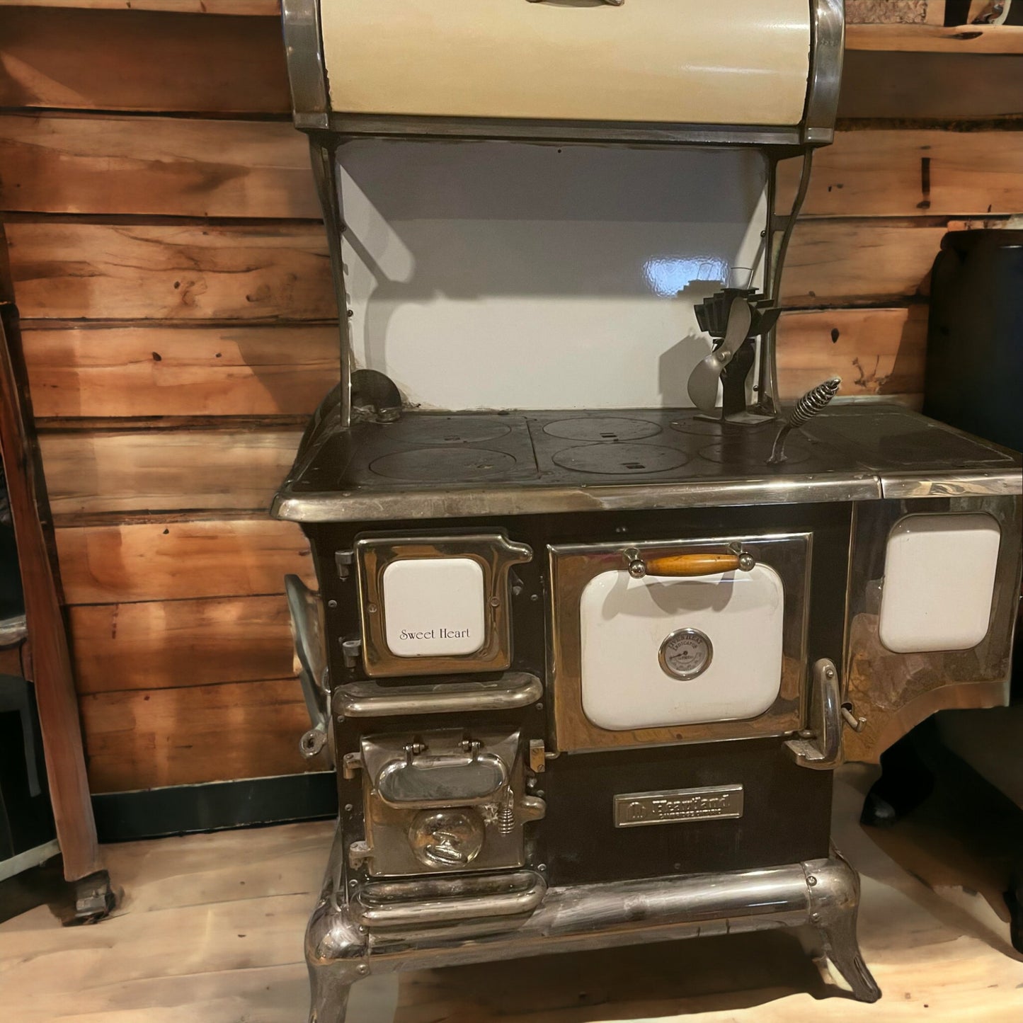 Heartland Sweetheart Wood Cookstove With Water Tank