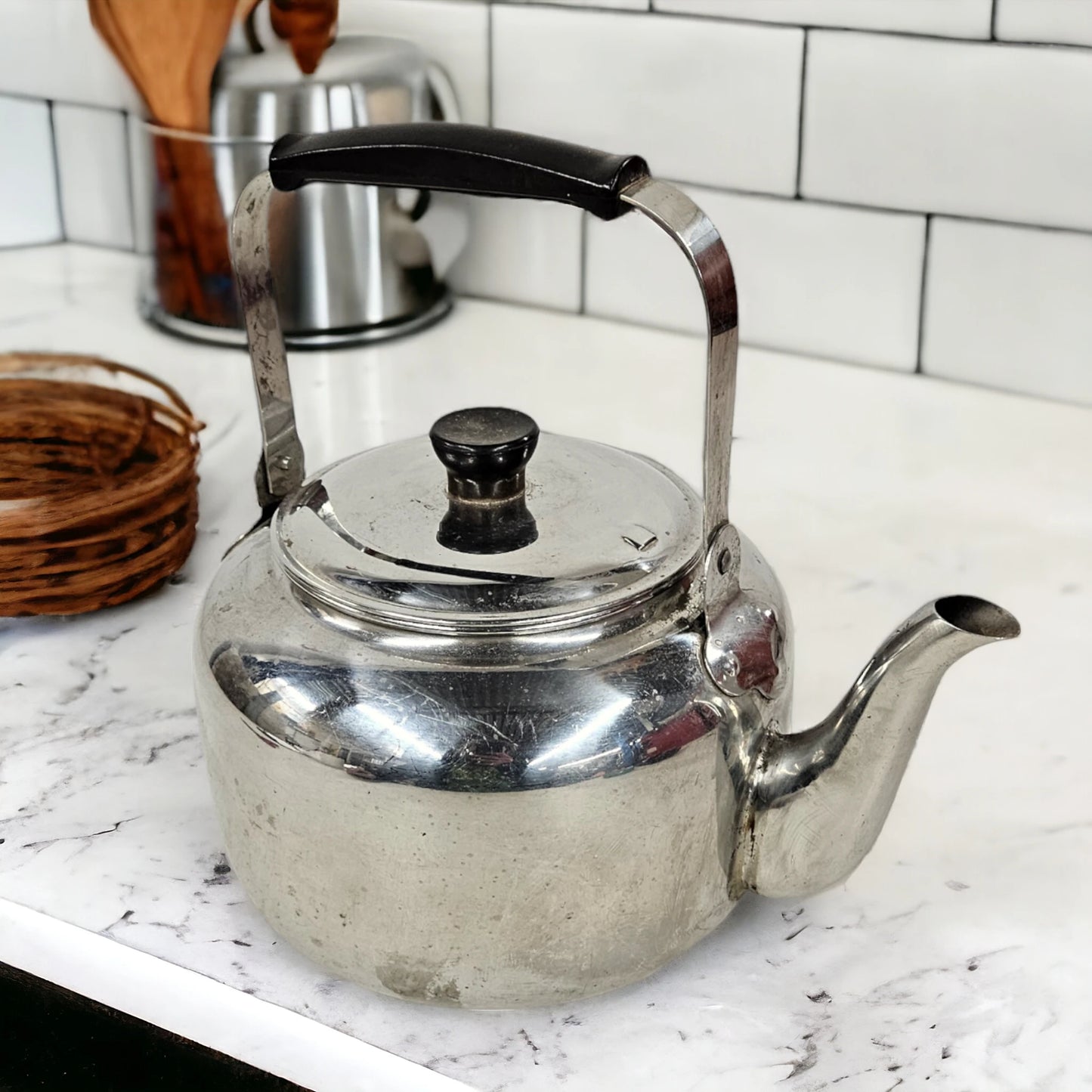 Kettle Mid Century Modern 