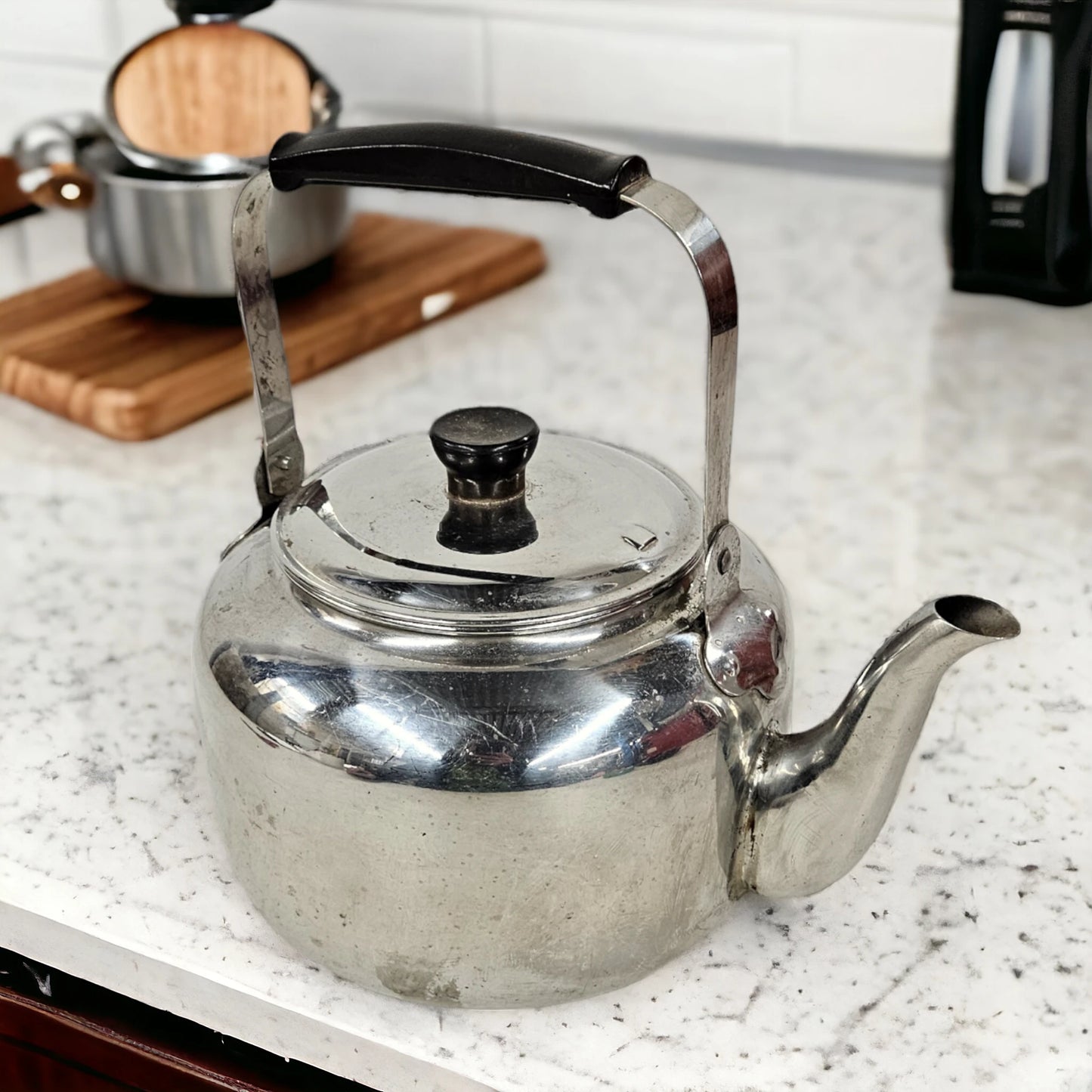 Kettle Mid Century Modern 