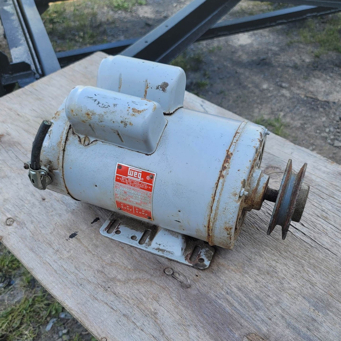 Weg Electric Motor 1-1/2 Hp 115/130 Volt Model F56H1191