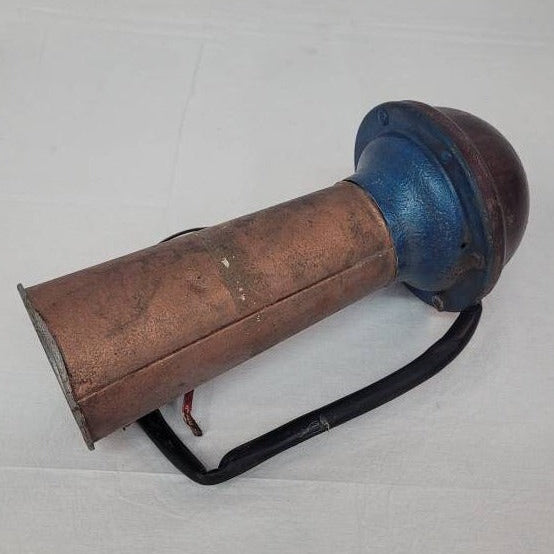 Vintage ooga horn klaxon style automotive horn for classic cars and hot rod builds.