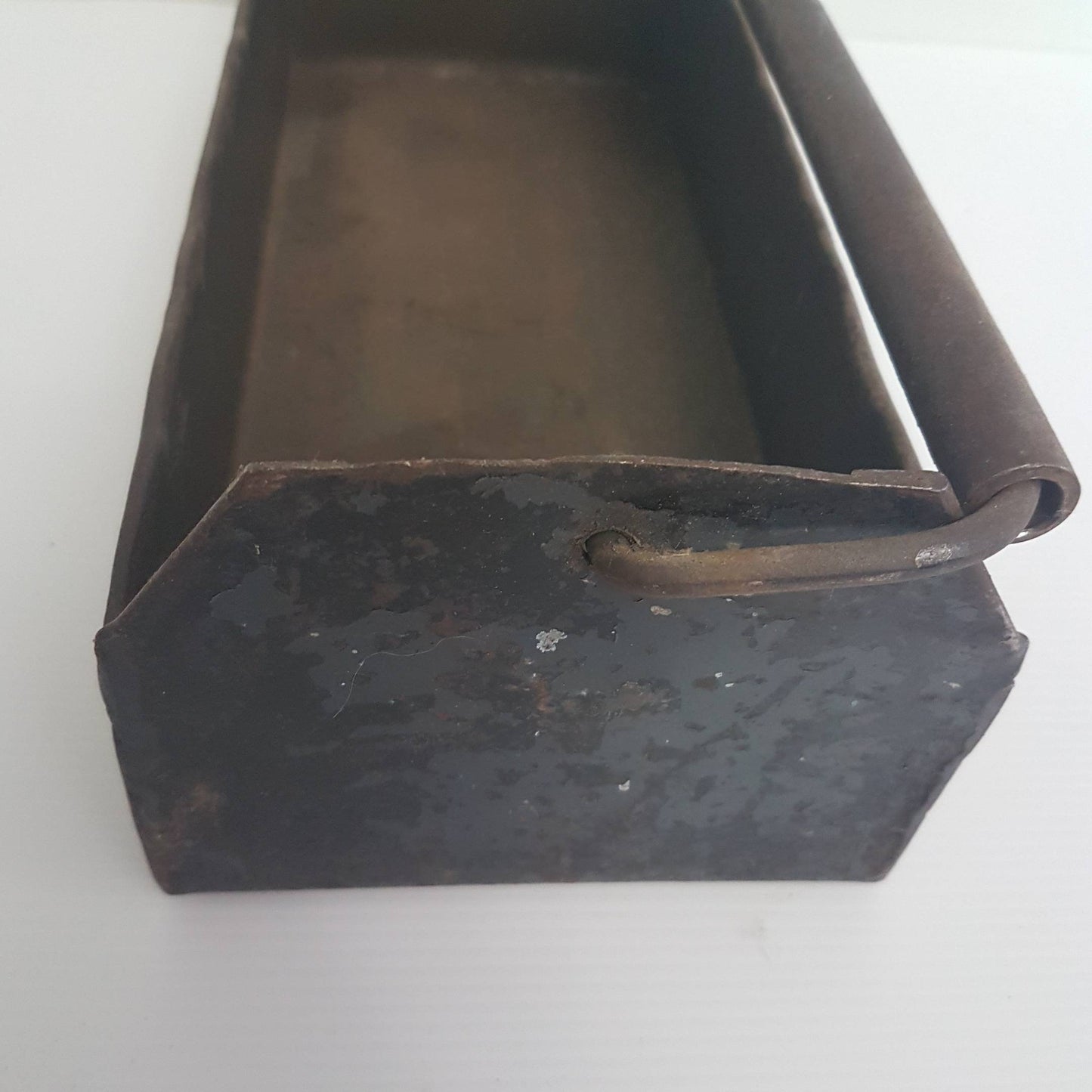 tool crate golden motor oil tray