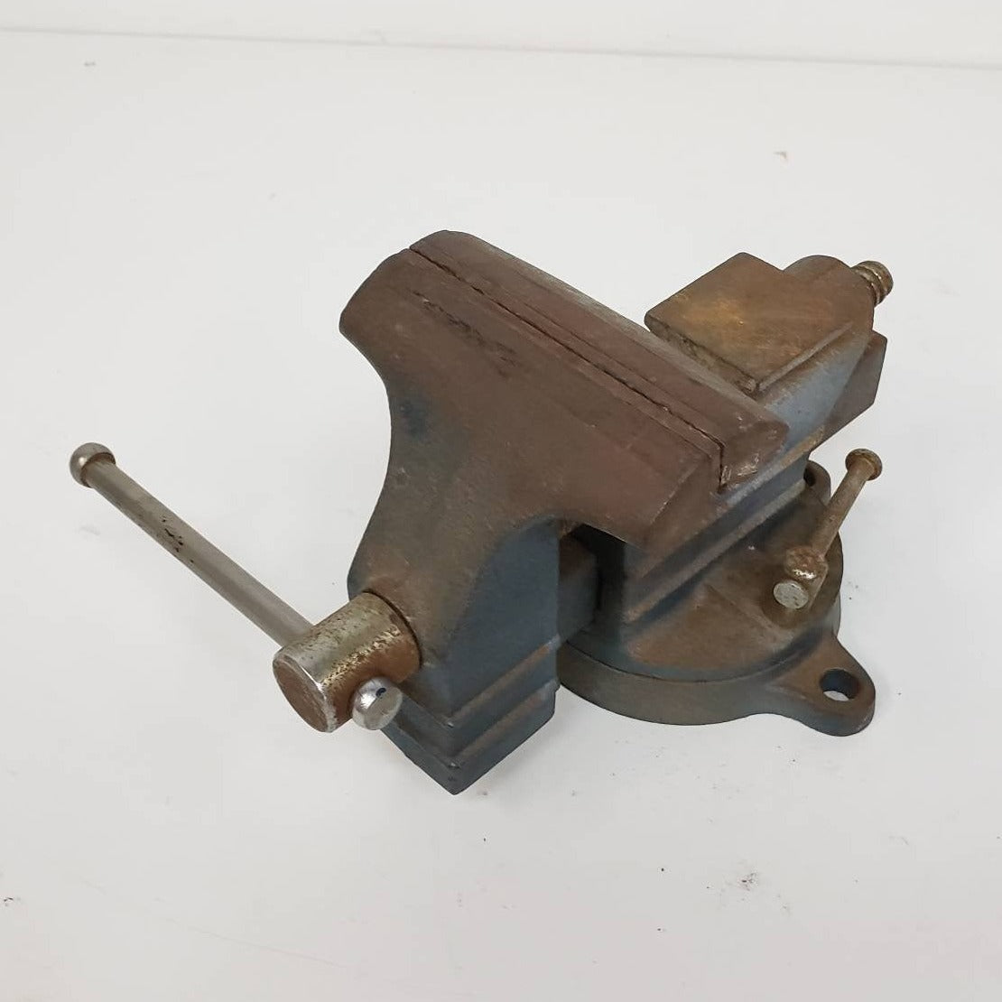 benchtop vise rotatable workbench additions