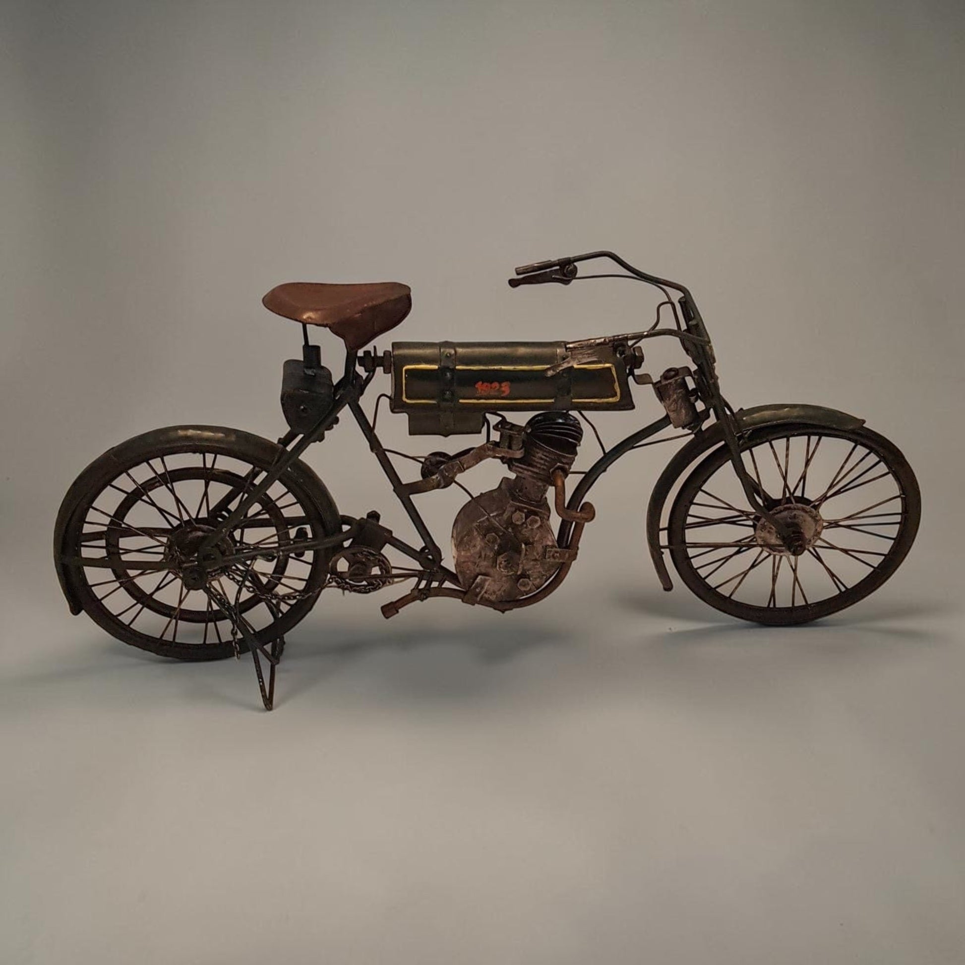 Vintage-style 1923 Indian motorcycle folk art model