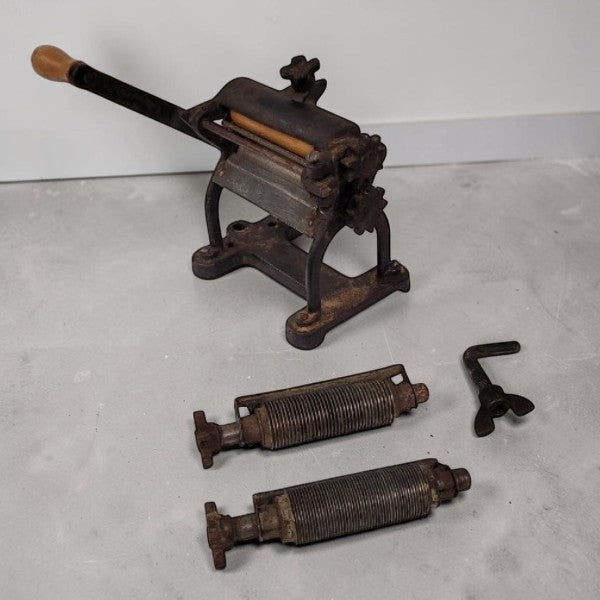 Antique Vitantonio vintage pasta maker Italian kitchen tool.
