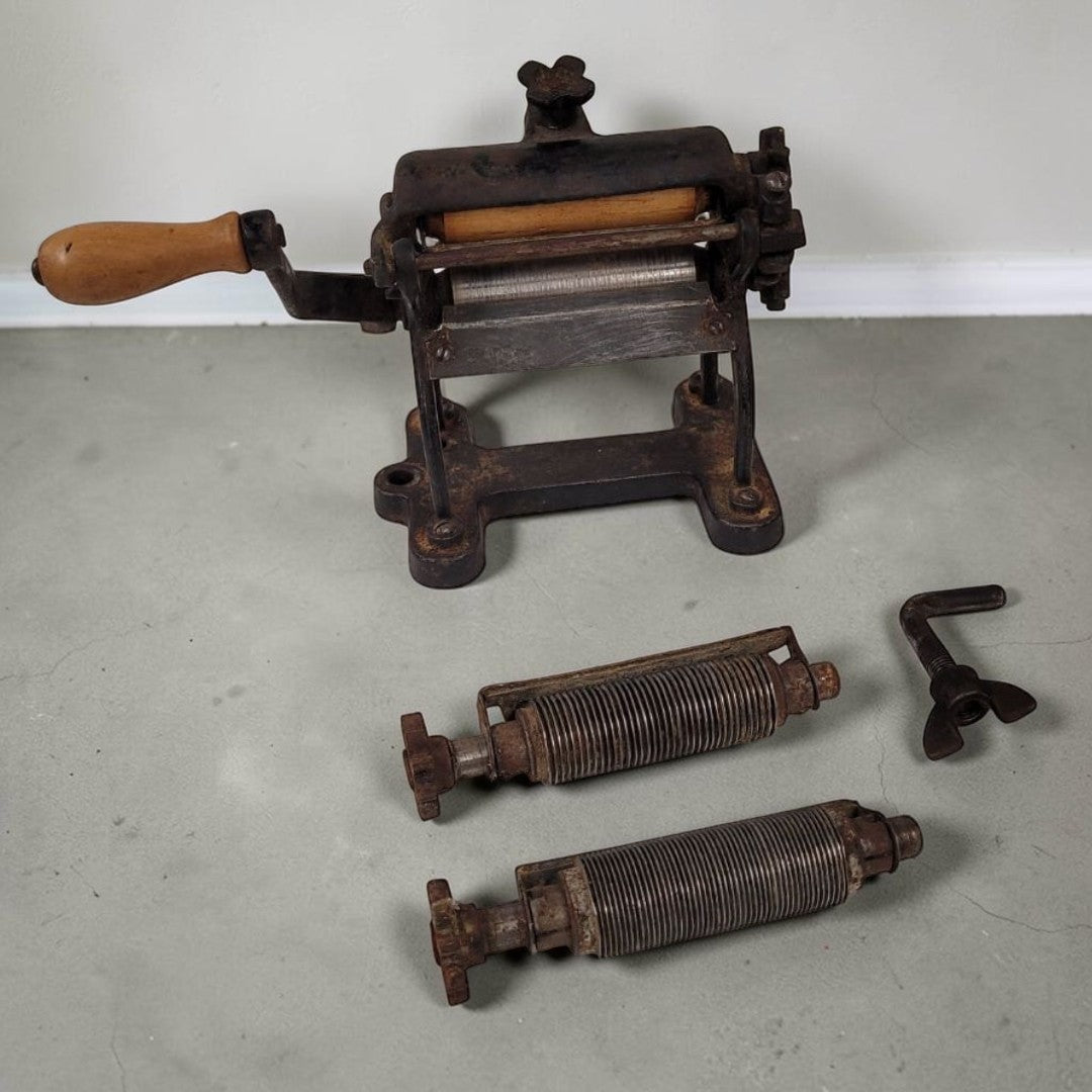 Antique Vitantonio vintage pasta maker Italian kitchen tool.
