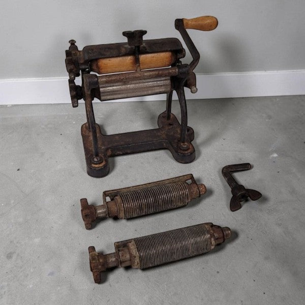 Antique Vitantonio vintage pasta maker Italian kitchen tool.
