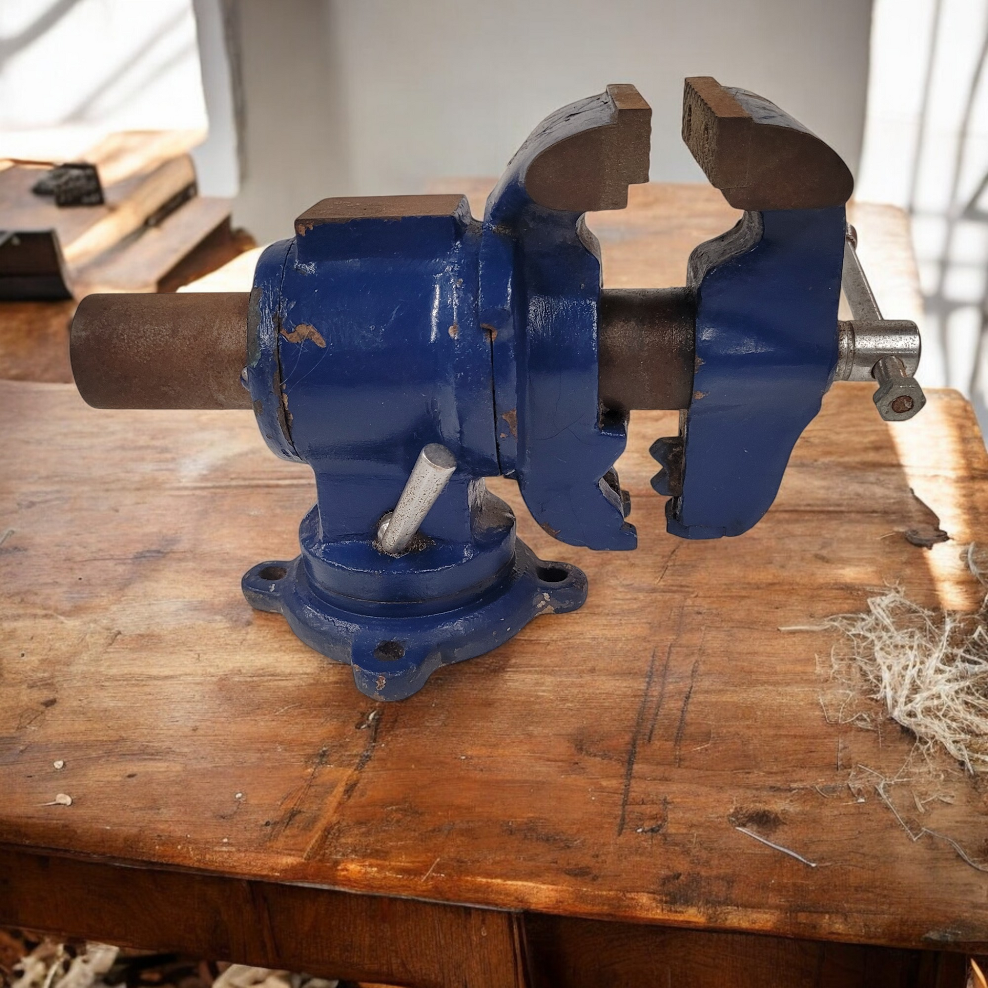 Blue Swivel Base Table Vice 2.5" Jaws