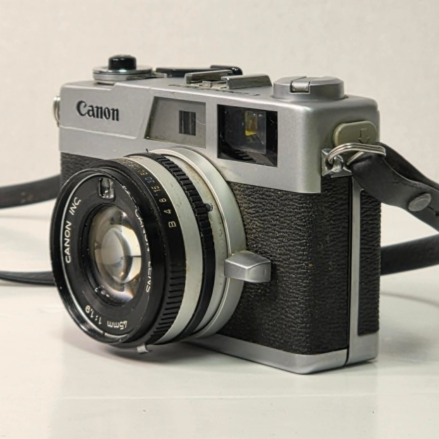 Vintage Canonet QL19 35mm film camera, compact classic rangefinder for street and film photography.