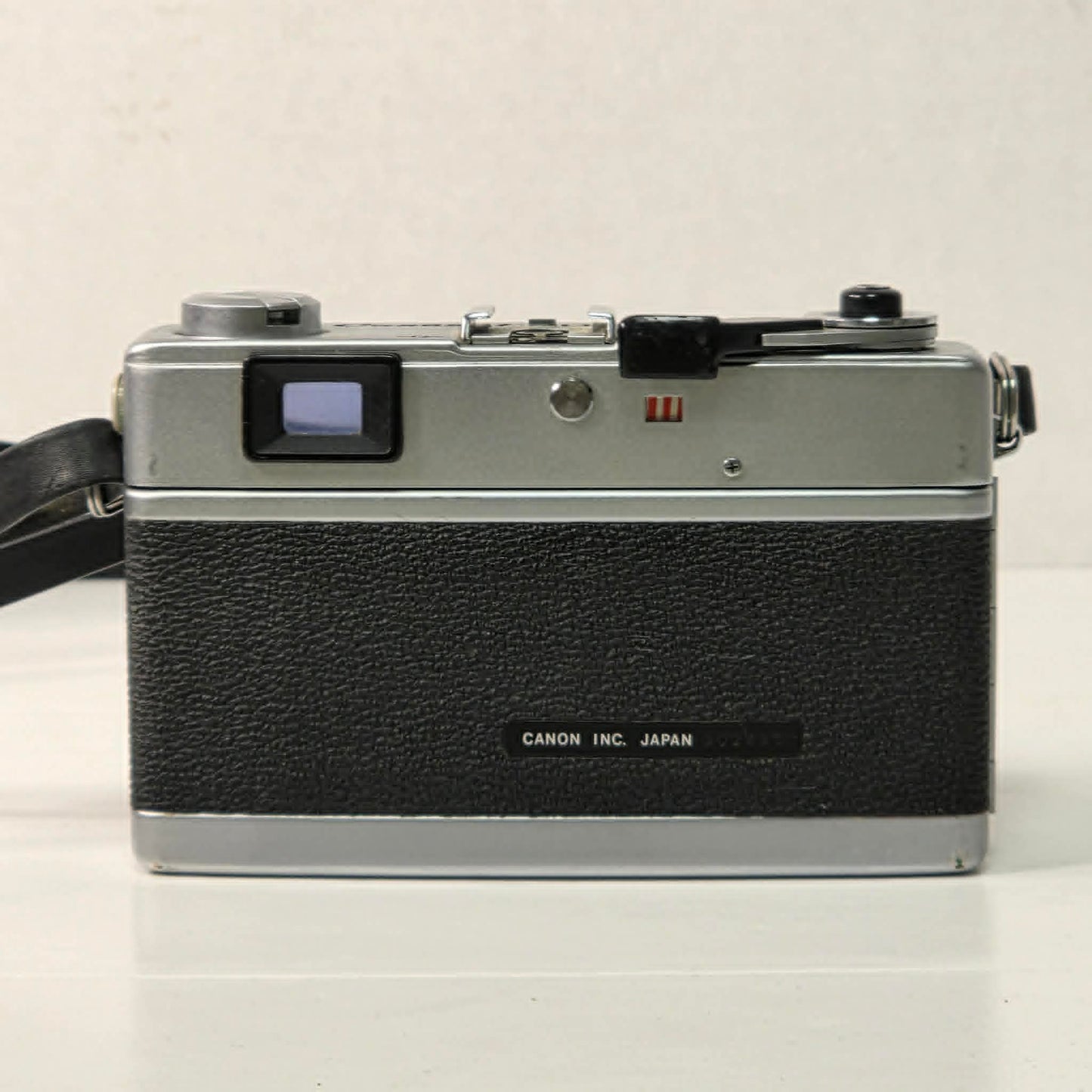 Vintage Canonet QL19 35mm film camera, compact classic rangefinder for street and film photography.