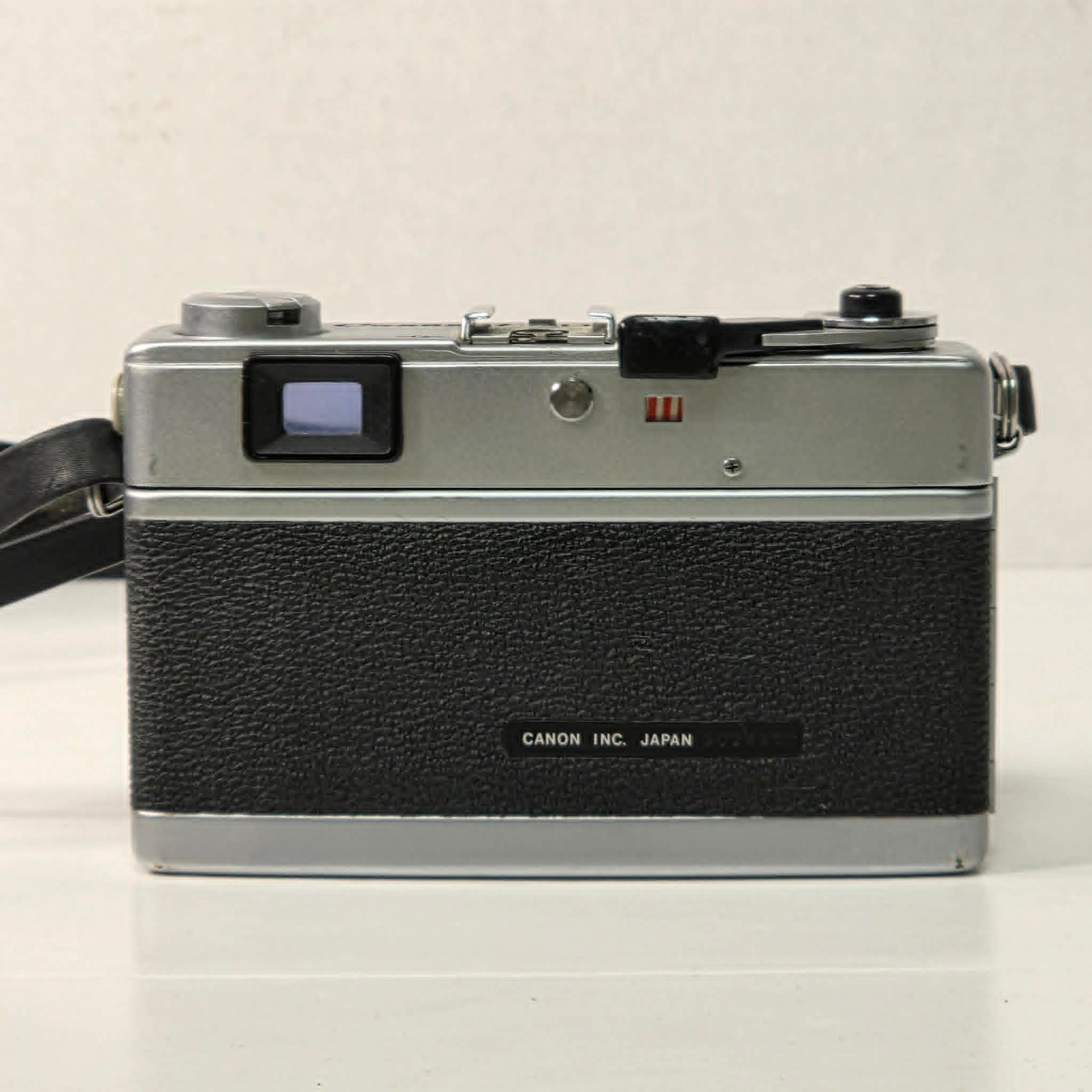 Vintage Canonet QL19 35mm film camera, compact classic rangefinder for street and film photography.
