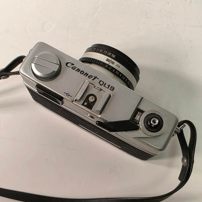 Vintage Canonet QL19 35mm film camera, compact classic rangefinder for street and film photography.