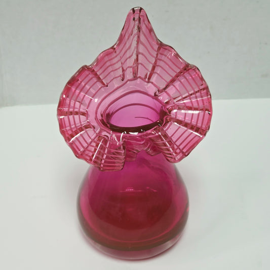 Vintage ruffled Jack-in-the-pulpit vase with white appliqué lace rim
