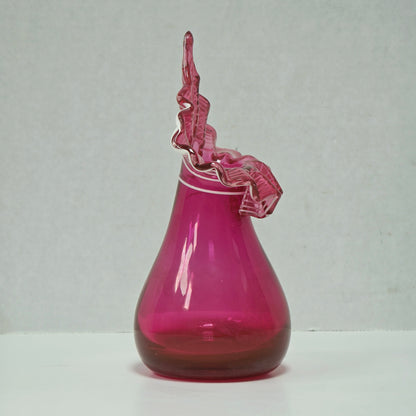 Vintage ruffled Jack-in-the-pulpit vase with white appliqué lace rim
