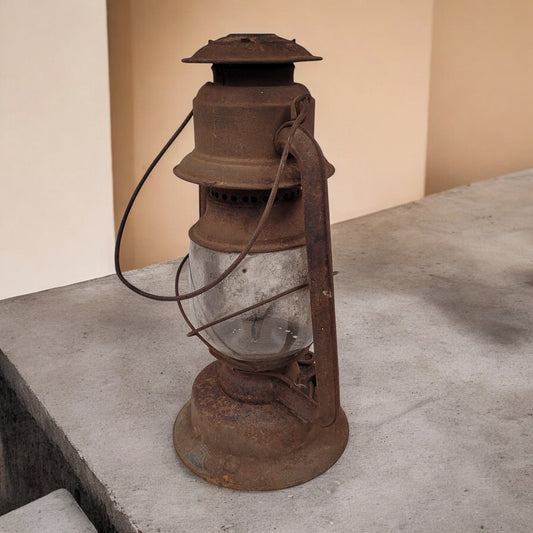 E.T. Wright Co. LTD Barn Lantern Cracked Globe