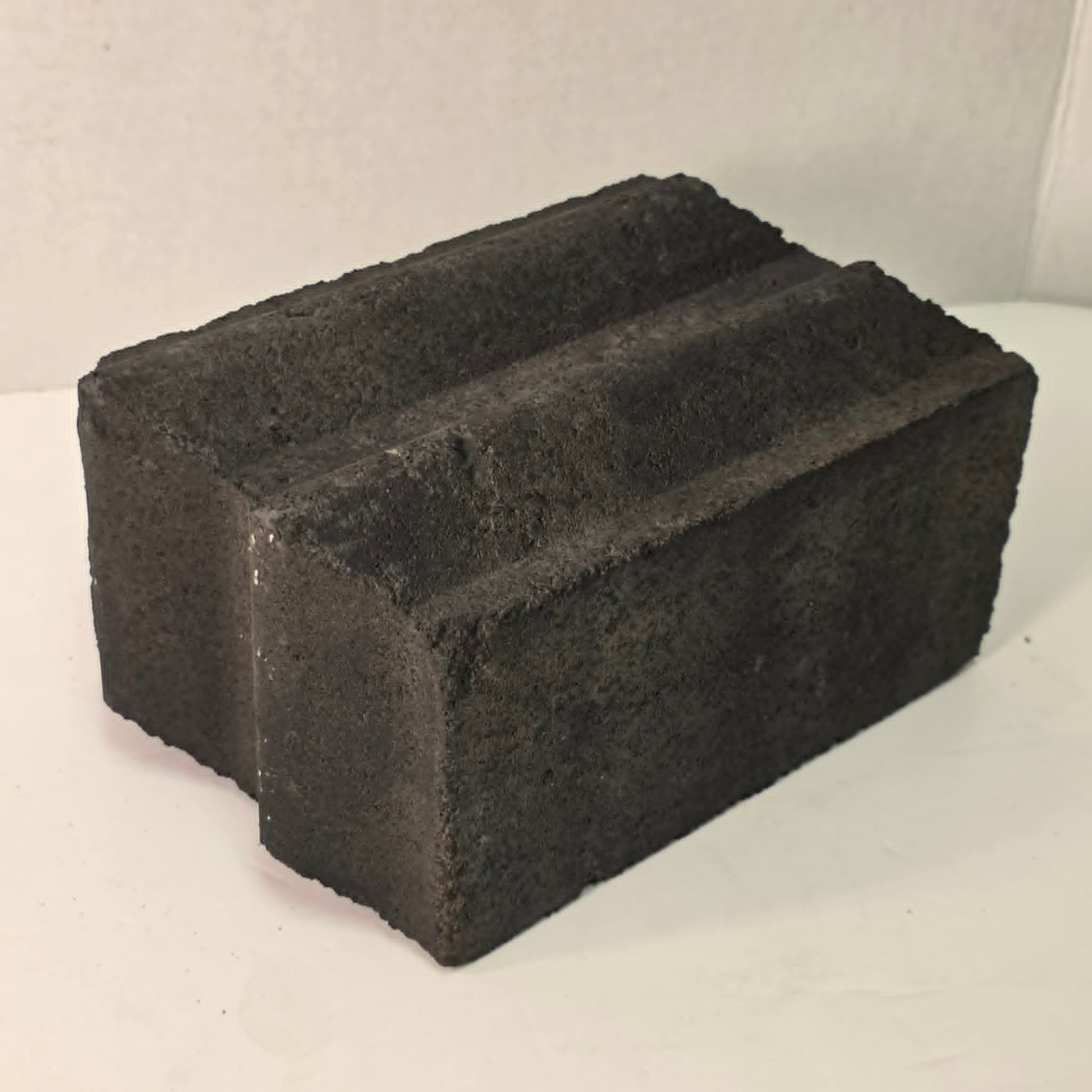 Heavy-duty iron swage block for precise metal shaping, 28 lbs.