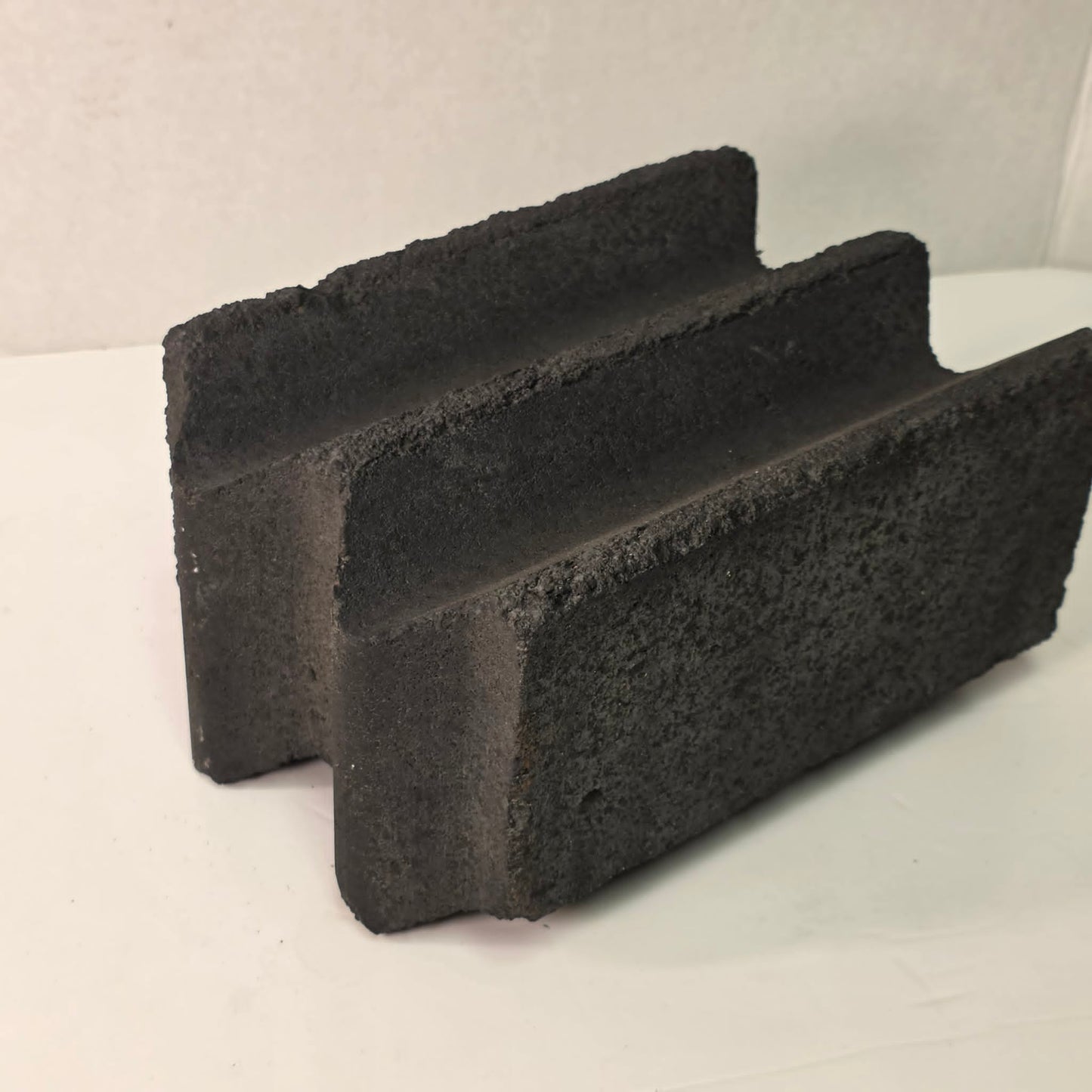 Heavy-duty iron swage block for precise metal shaping, 28 lbs.