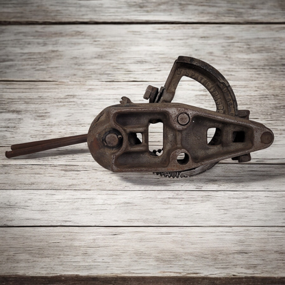 Antique Holsclaw Bros Handy 5/8" Geared Pipe Bender No 2