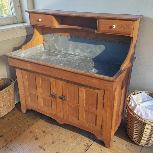Primitive Pennsylvania dry sink with zinc basin and upper drawers, perfect for farmhouse or primitive décor.