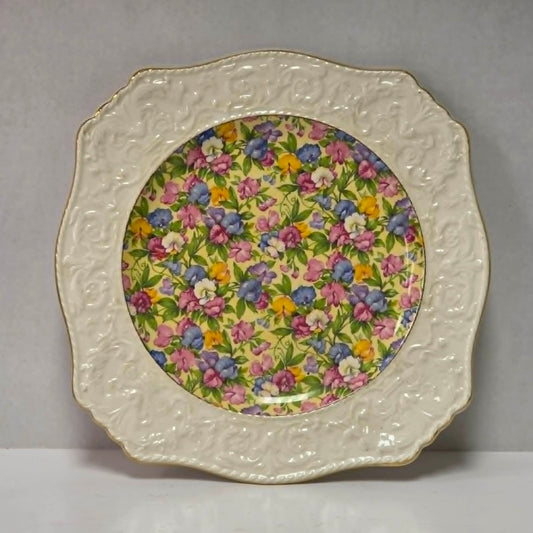 Beautiful Royal Winton Sweet Pea Ascot plate featuring the classic Wedgwood-style border.