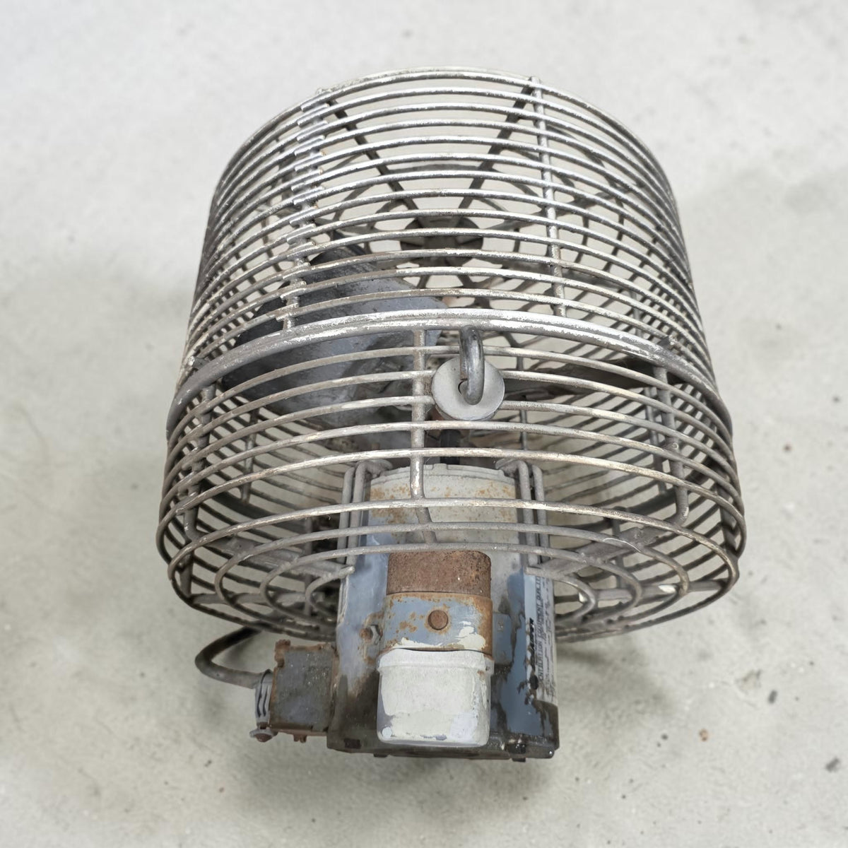 Schaefer 12 inch HAF horizontal air flow agricultural circulation fan
