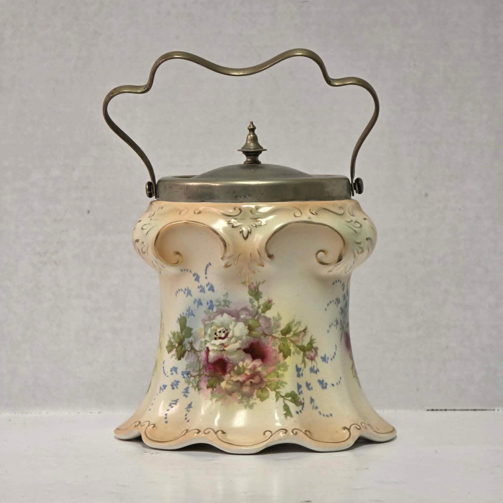 An elegant Victorian Royal Devon biscuit barrel in exceptional condition, ready to grace your kitchen or collection.