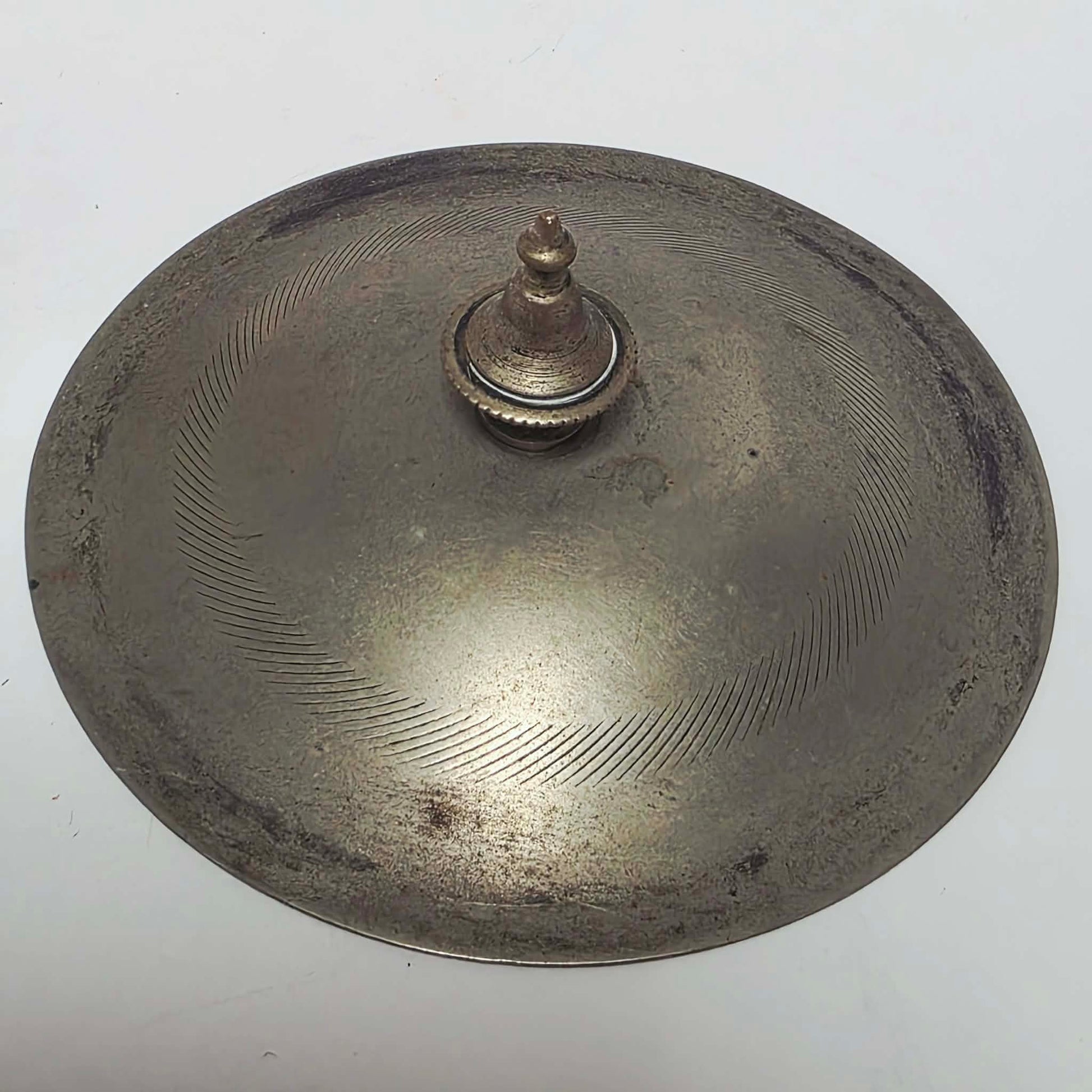An elegant Victorian Royal Devon biscuit barrel in exceptional condition, ready to grace your kitchen or collection.