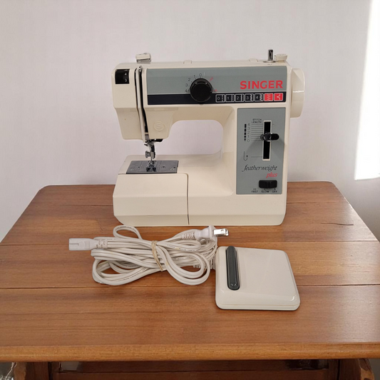 Singer Featherweight Plus Model 134 Vintage Sewing Machine With Pedal And Manual