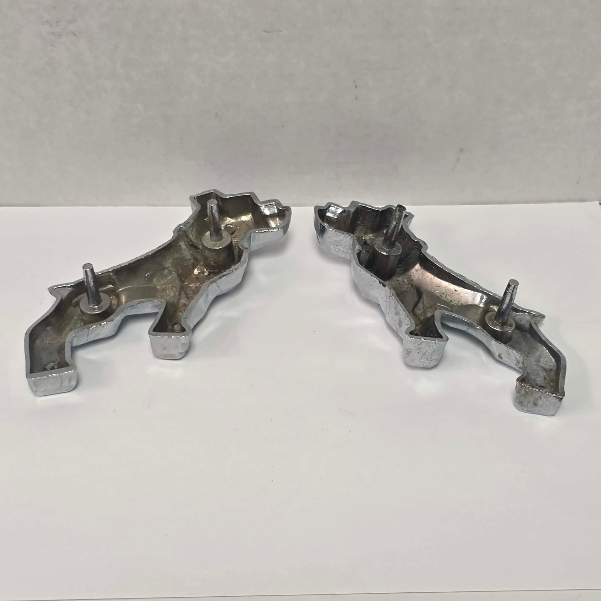 Pair of original vintage Mack truck chrome fender emblems in excellent used condition.

