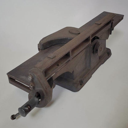 Vintage Rockwell Beaver 4 inch belt-driven benchtop jointer planer with heavy cast iron construction for woodworking.
