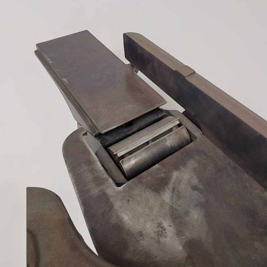 Vintage Rockwell Beaver 4 inch belt-driven benchtop jointer planer with heavy cast iron construction for woodworking.