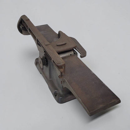 Vintage Rockwell Beaver 4 inch belt-driven benchtop jointer planer with heavy cast iron construction for woodworking.