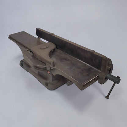 Vintage Rockwell Beaver 4 inch belt-driven benchtop jointer planer with heavy cast iron construction for woodworking.