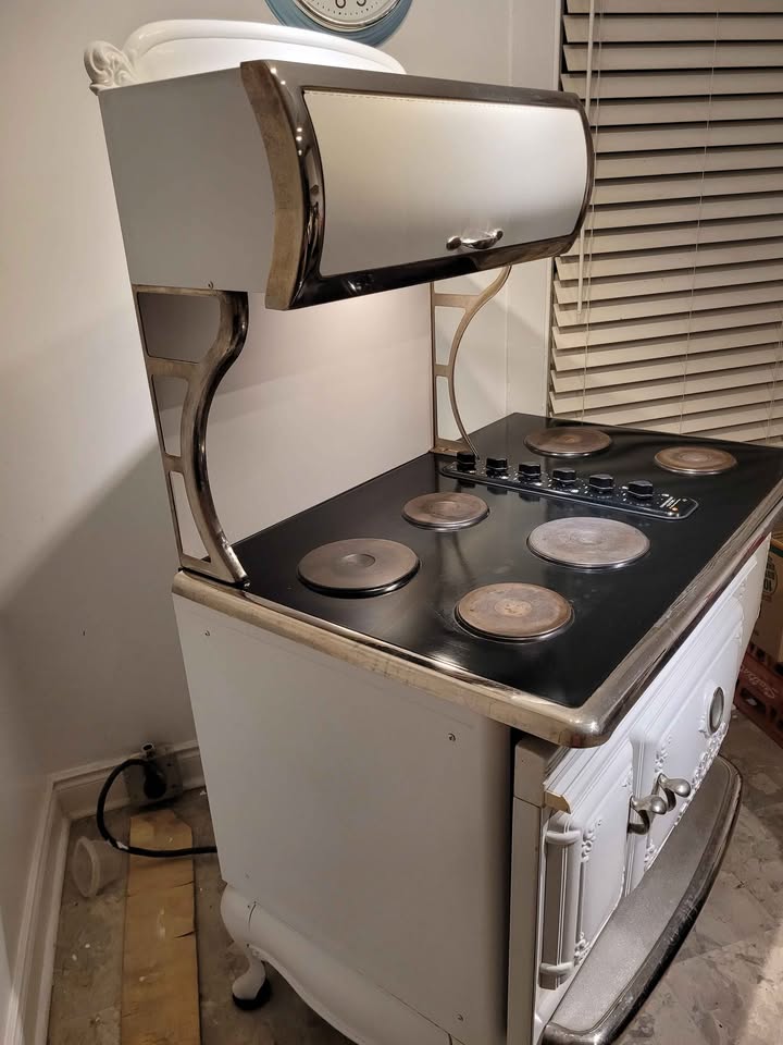 Cook’s Delight Electric Range 6 Burner | Vintage Farmhouse Retro Kitchen Stove