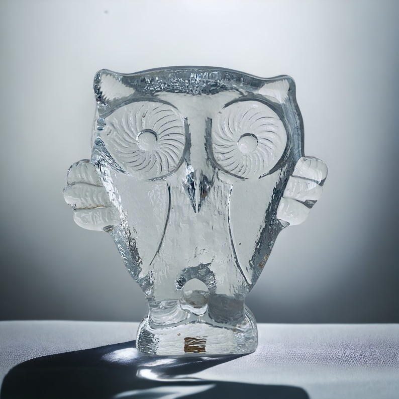 Vintage Boda Crystal Glass Owl Figure Sweden, Kosta Boda