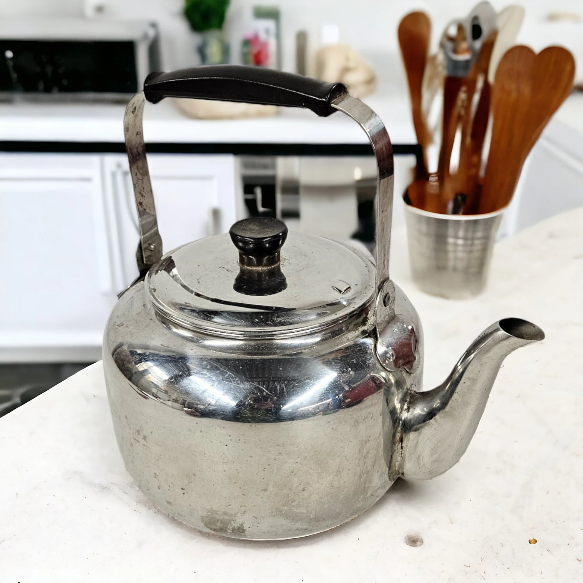 Kettle Mid Century Modern 