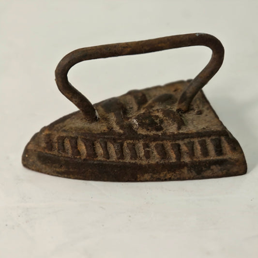 Antique miniature cast iron bonnet iron, 3.5” long, perfect collectible