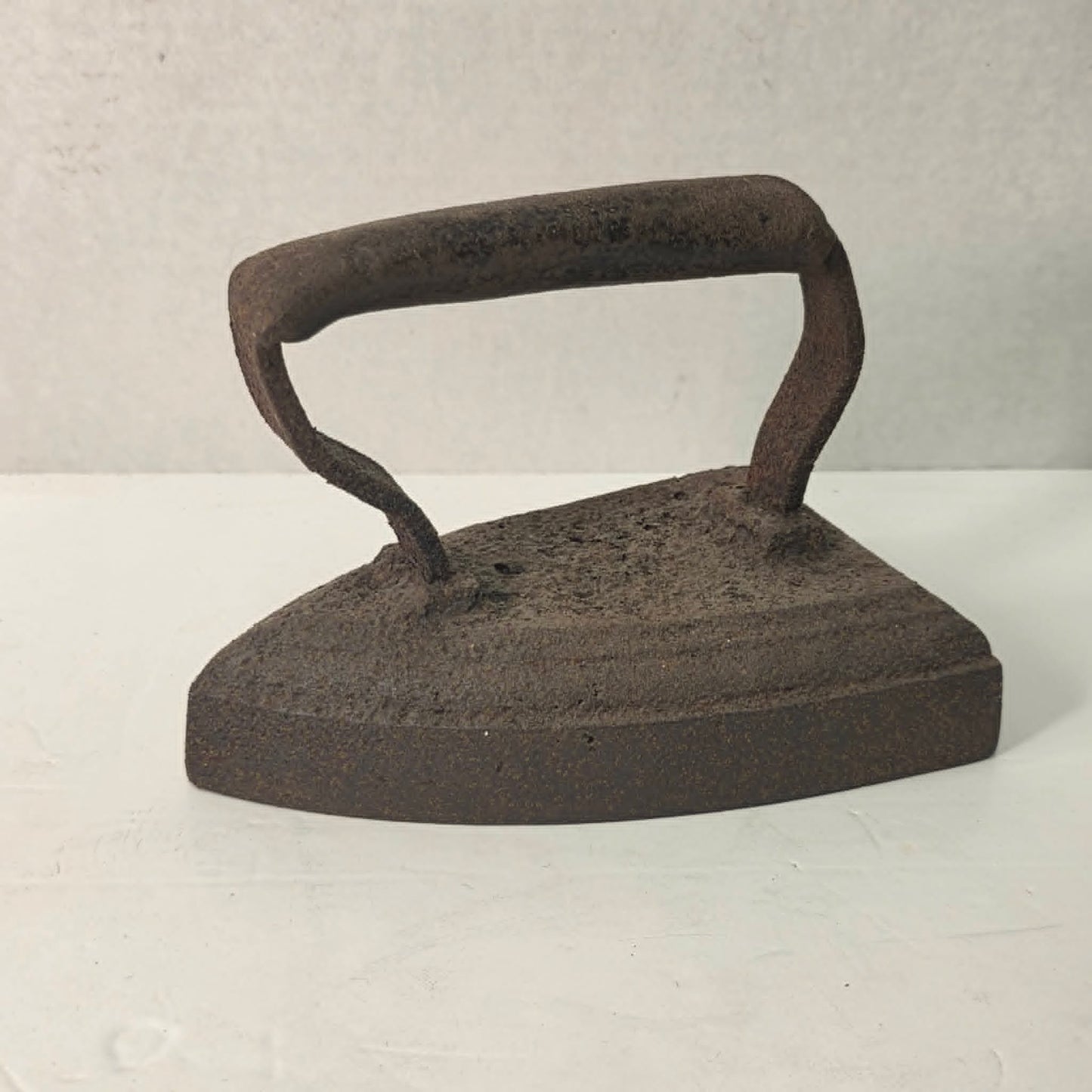Primitive blacksmith-made clothes iron, early 1800s, authentic patina